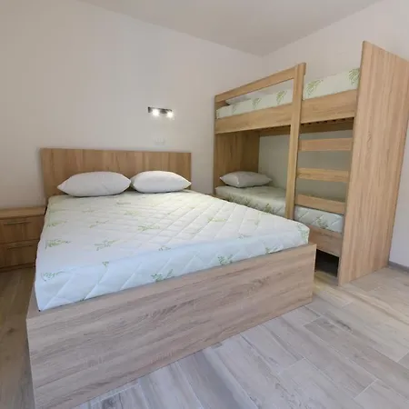 Lakeside Luxury Apartmanhotel 3*