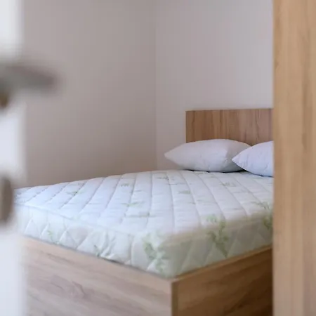 아파트호텔 Lakeside Luxury 3*