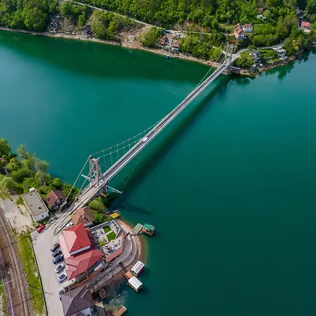 Ξενοδοχείο με διαμερίσματα Lakeside Luxury