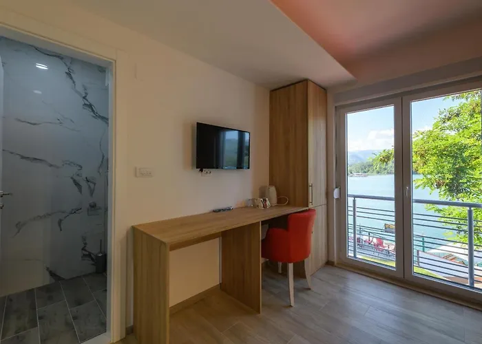 Aparthotel Lakeside Luxury