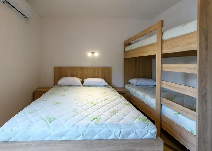 Aparthotel Lakeside Luxury 3*